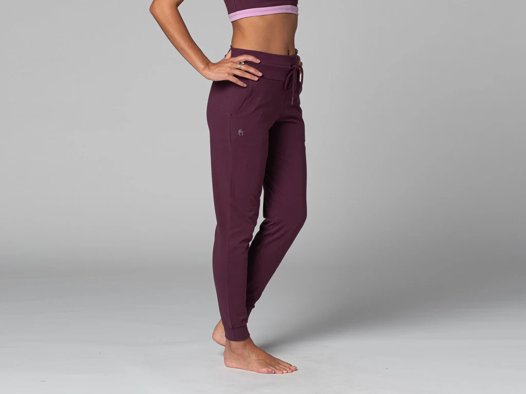 Pantalon De Yoga Femme Jogg - Bio Prune M - Presque Parfaits 4 Pantalon De Yoga Femme Jogg - Bio Prune M - Presque Parfaits – Image 2