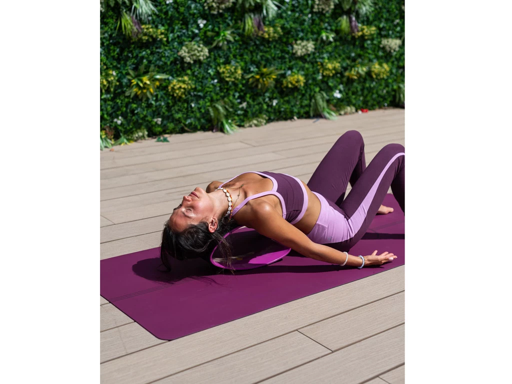 Roue Yoga Tri-Wheel - Prune/Noir L38cm X L13cm X H20cm 6 Roue Yoga Tri-Wheel - Prune/Noir L38cm X L13cm X H20cm – Image 4